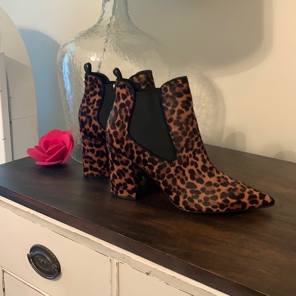 Marc Fisher Limited Leopard Tacily Calf Hair Pointed Toe Bootie Size 9.5